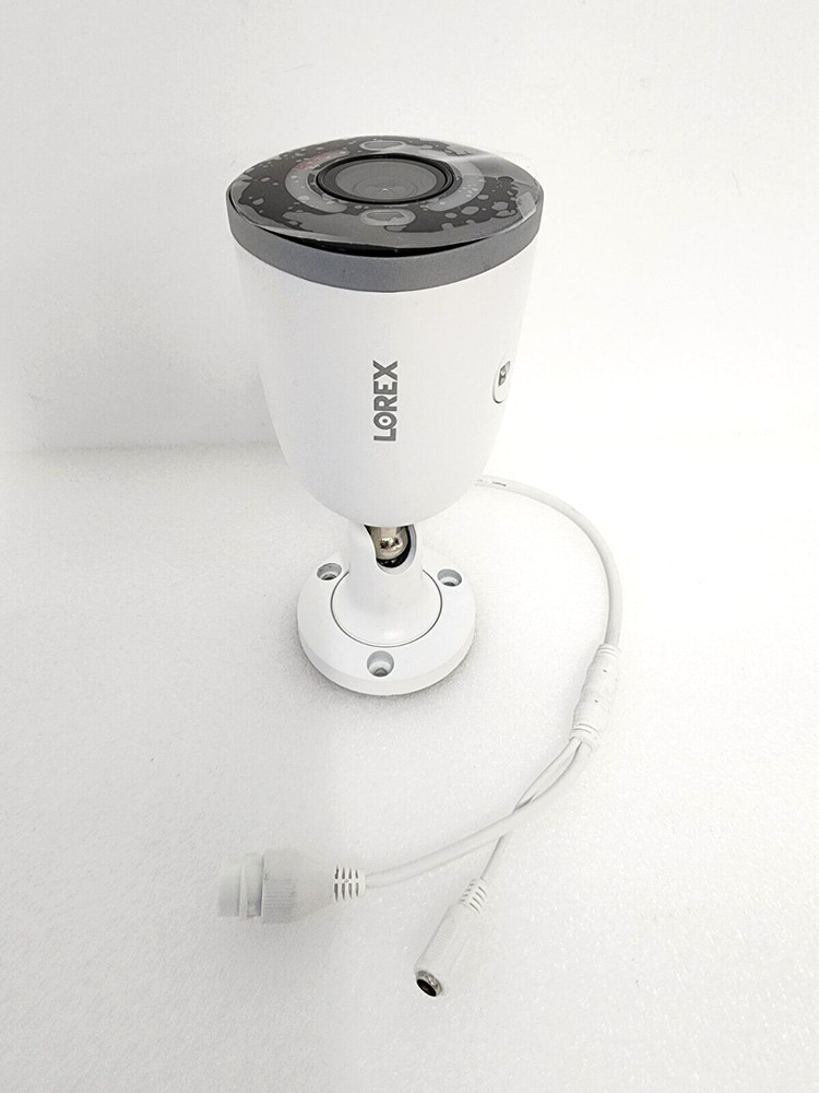 Lorex 4K Ultra HD Smart Deterrence IP Camera w/Smart Security Lighting E895AB