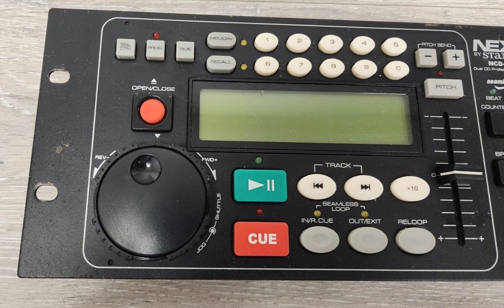 Stanton NCD-7000 DJ Dual CD Player & Remote Unit AS IS Partially Working READ