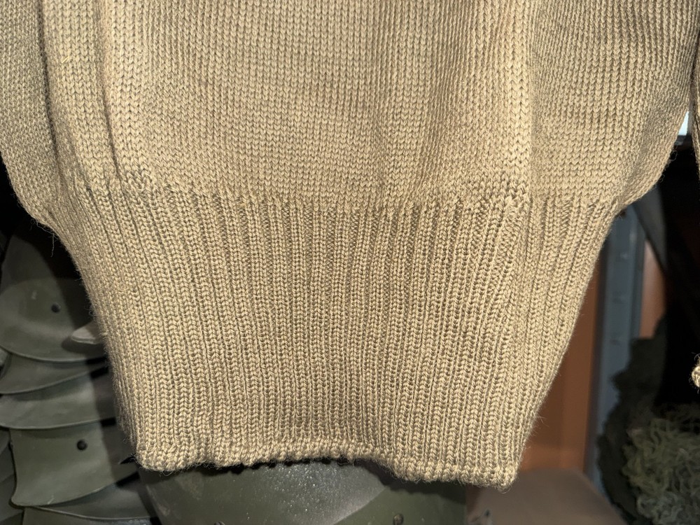 US WW2 100% wool Sweater High Neck MEDIUM 1944-1945