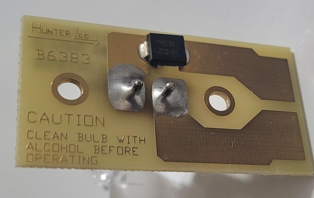 HUNTER LAB COLOR METER / SPECTROMETER LAMP / BULB ASSEMBLY B6383 BOARD