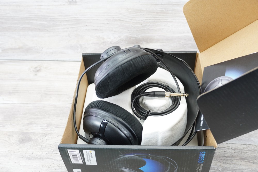Samson SR950 Professional Studio References Headphones OPEN BOX