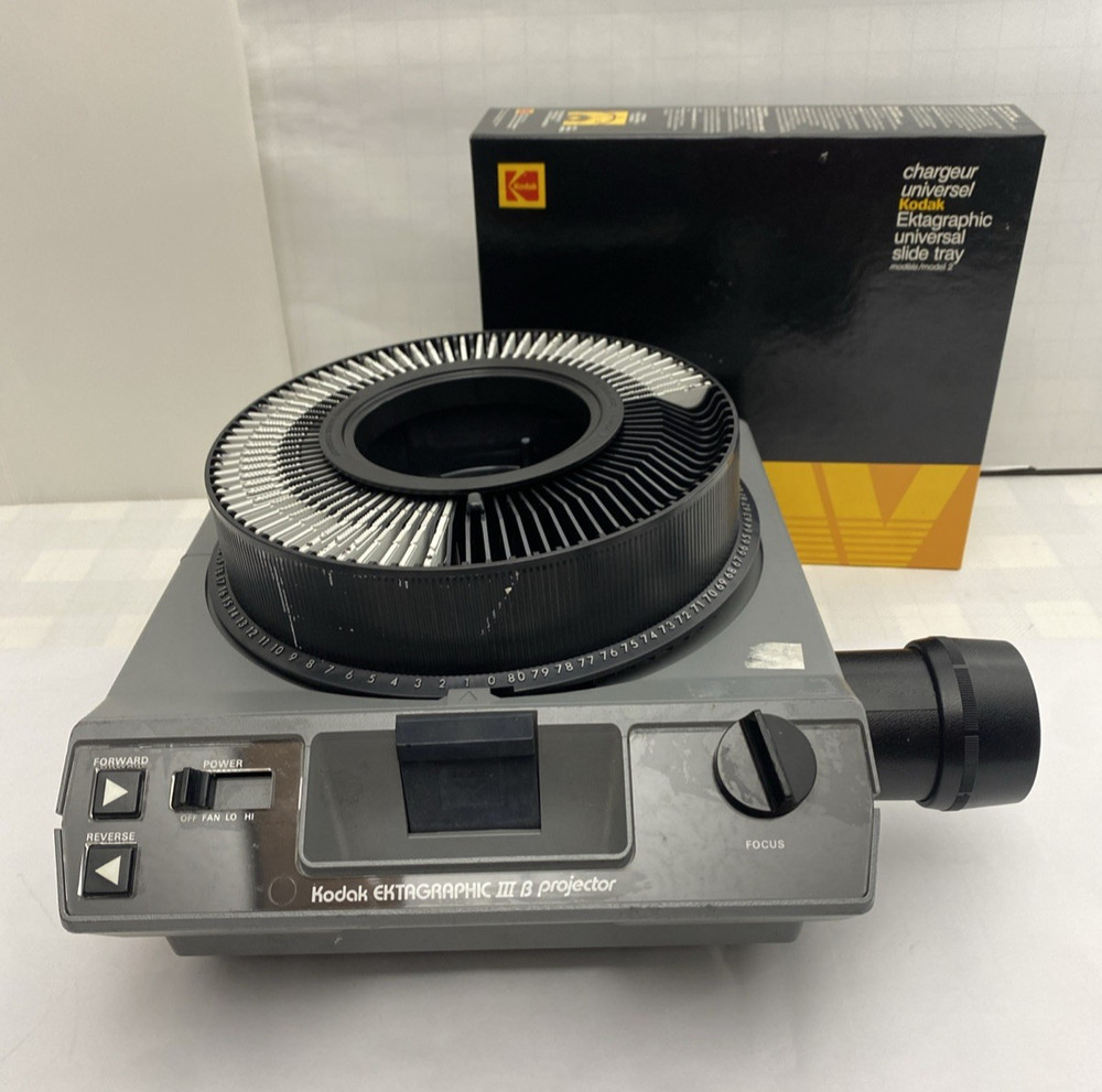 Kodak Ektagraphic III B Carousel Projector