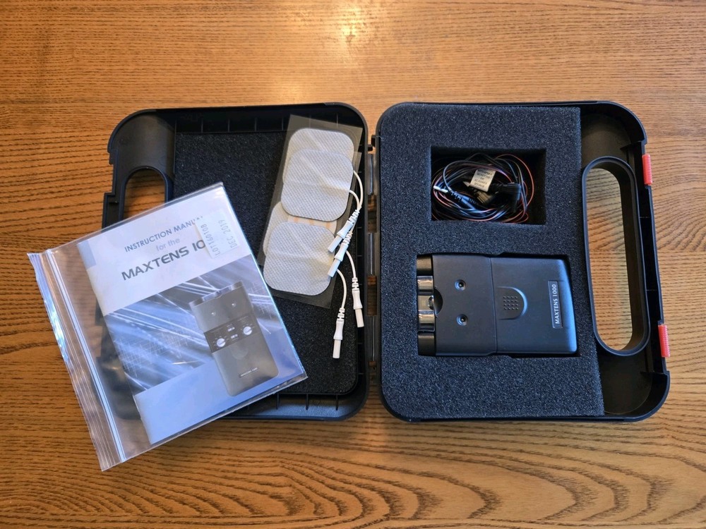 MAXTENS 1000 TENS Unit with Case