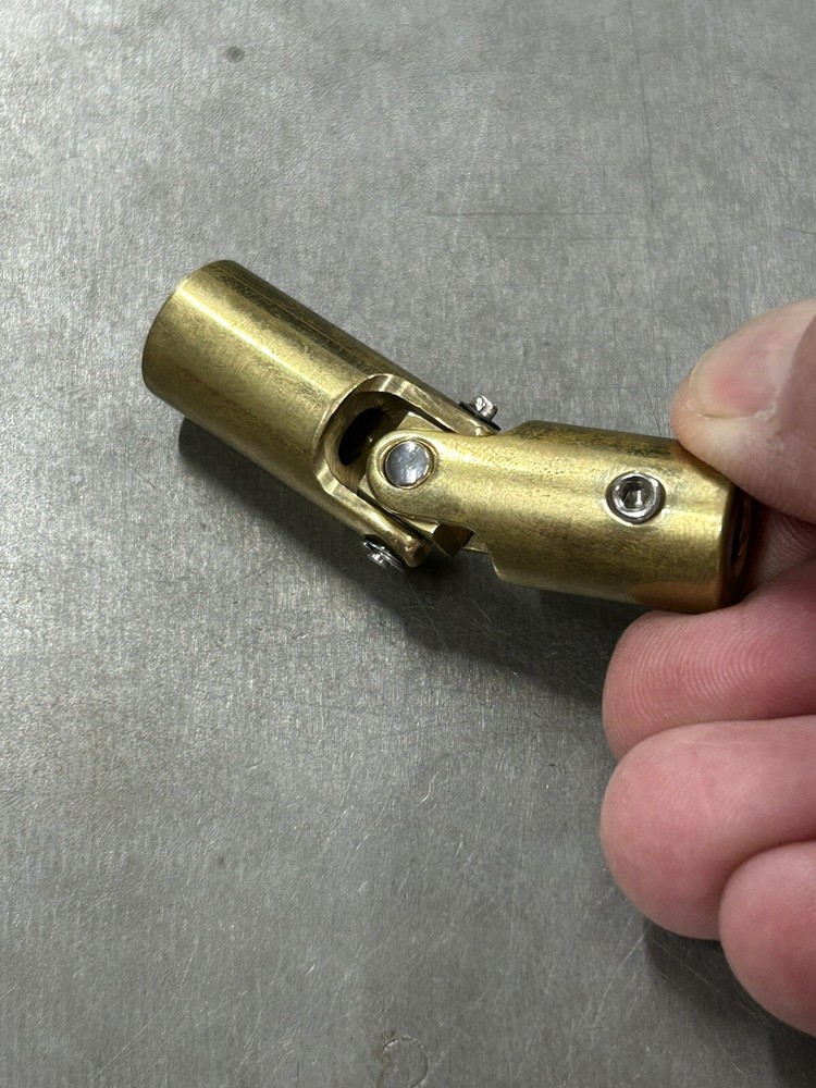 QTY 1 UNKNOWN MAKER SOLID BRASS UNIVERSAL JOINT 1/4" BORE BOTH ENDS 2 SET SCREWS