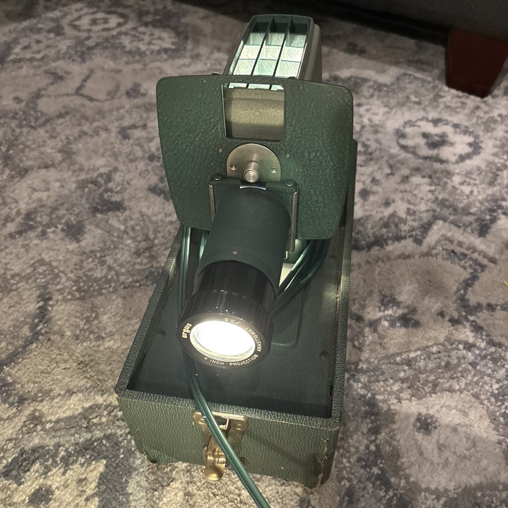 Vintage Argus 300 Automatic Slide Projector W/Protective Case