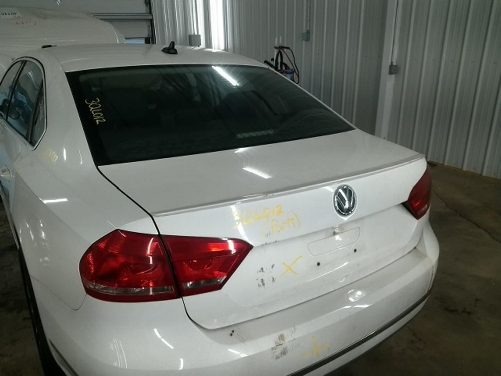 PASSAT 2012 High Mounted Stop Light 104748451