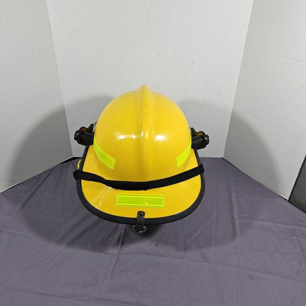 Cairns MSA 660C Metro Fire Helmet Size Medium 4" w/ Tuffshield Faceshield