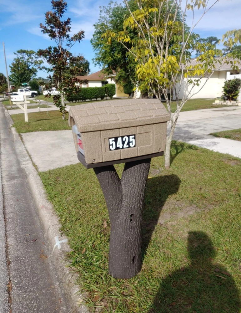 Unique Plastic Cabin Mailbox Post Faux Tree Branch/ Stump Base Front/ Back Door