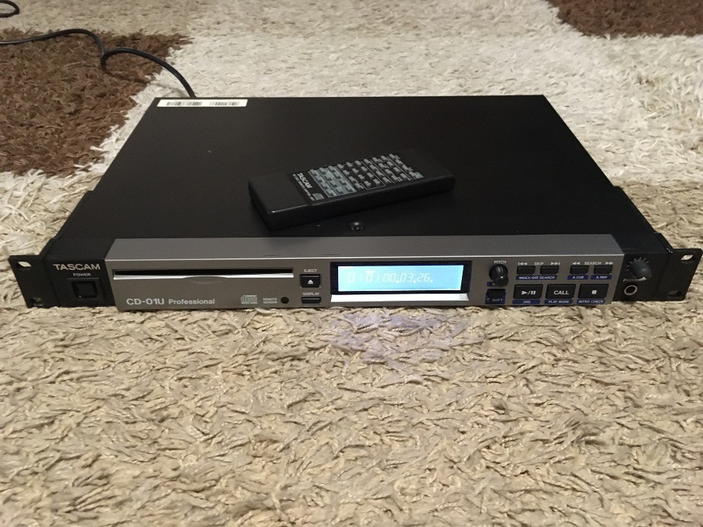 Tascam CD-01U Professional CD Player Rack Effector Processor