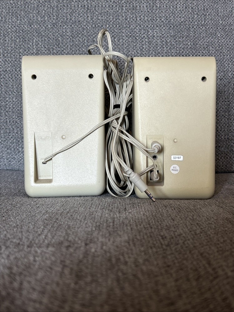 Advent Computer Shelf Speakers S3197 Vintage Retro