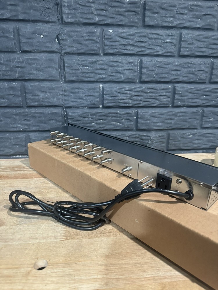 Holland Electronics Corp. Model AHC-16 - 16 Channel Active Combiner
