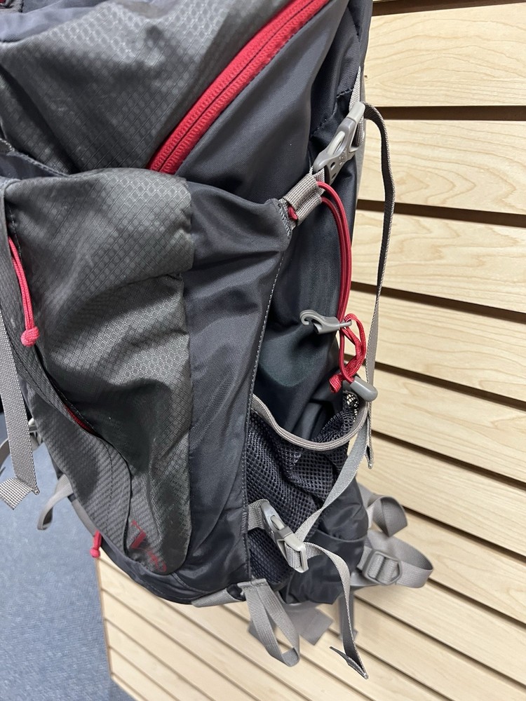 Gregory Z30 Hiking Backpack 30L Size Medium Grey Backpacking Camping
