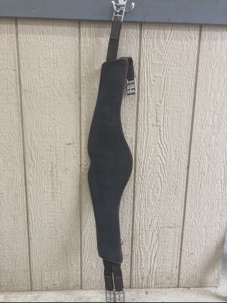 Professional's Choice VenTECH Contoured Jump Girth