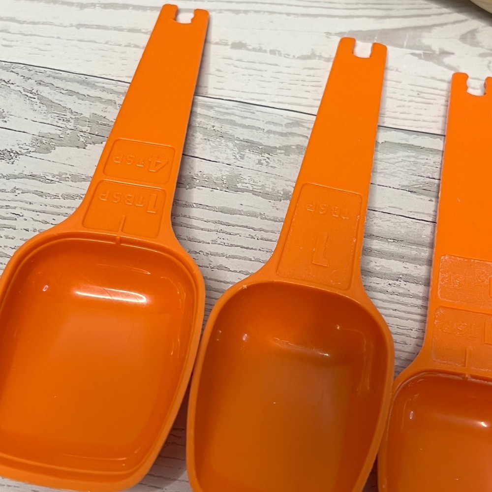 VTG Tupperware Measuring Spoons Set Orange Cream Plastic Kitchen Tools Bundle