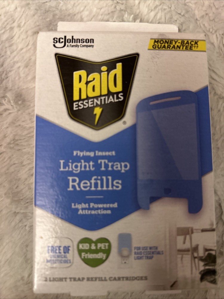 Essentials Flying Insect Light Trap Refills, 2 Light Trap Refill Cartridges, Fea