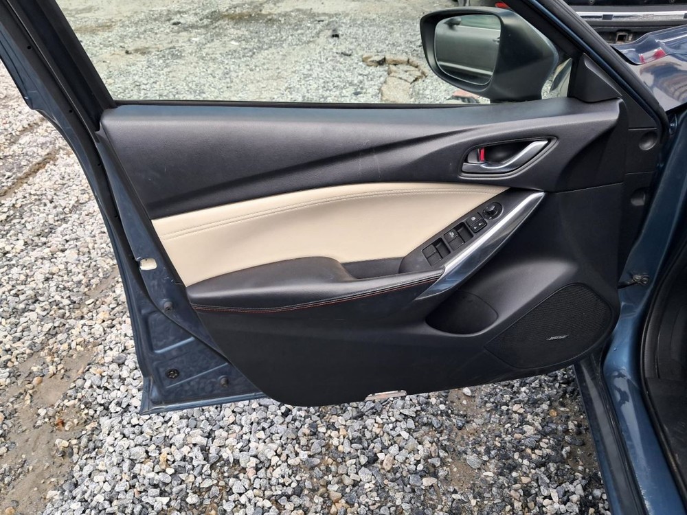 6 2014 Glove Box 4848079