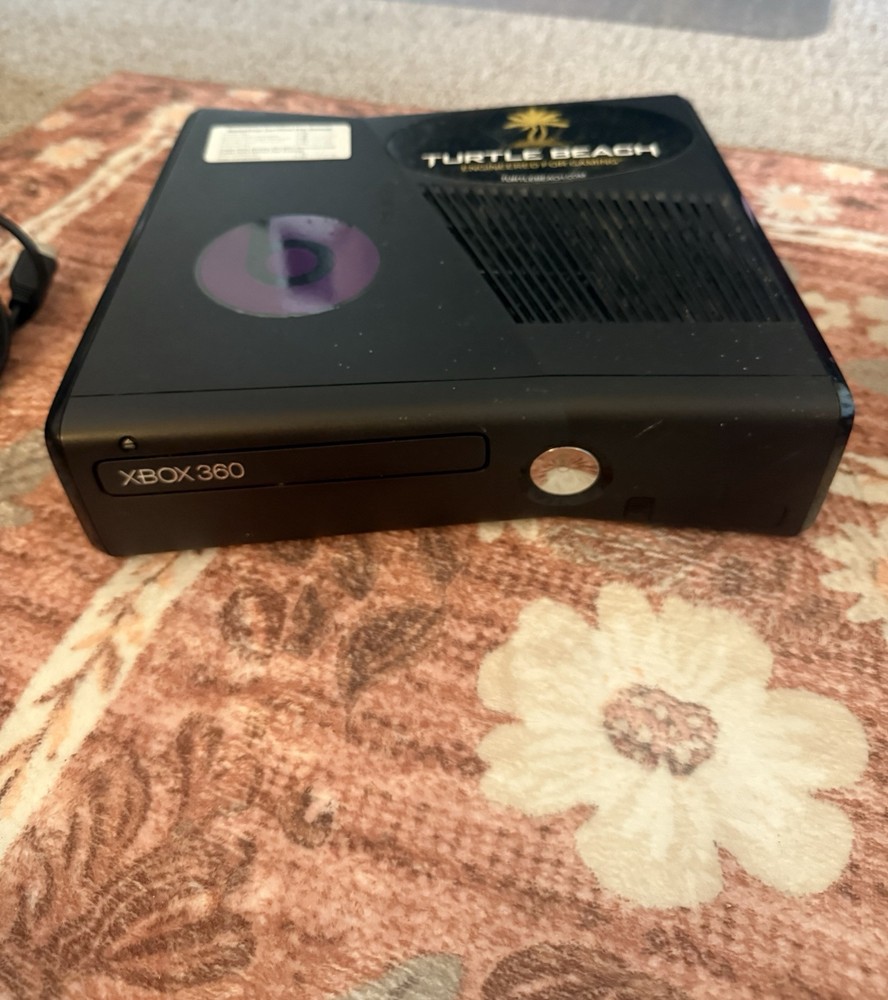 Xbox 360- Includes 4 Games 3 Controllers