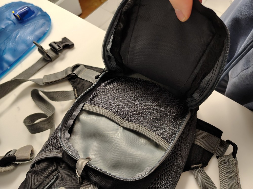 Camelbak LOBO Hydration Pack Daypack With Bladder. Hiking, Camping, Running