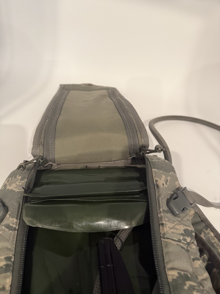 ABU Hydration Backpack 3L 100 Oz