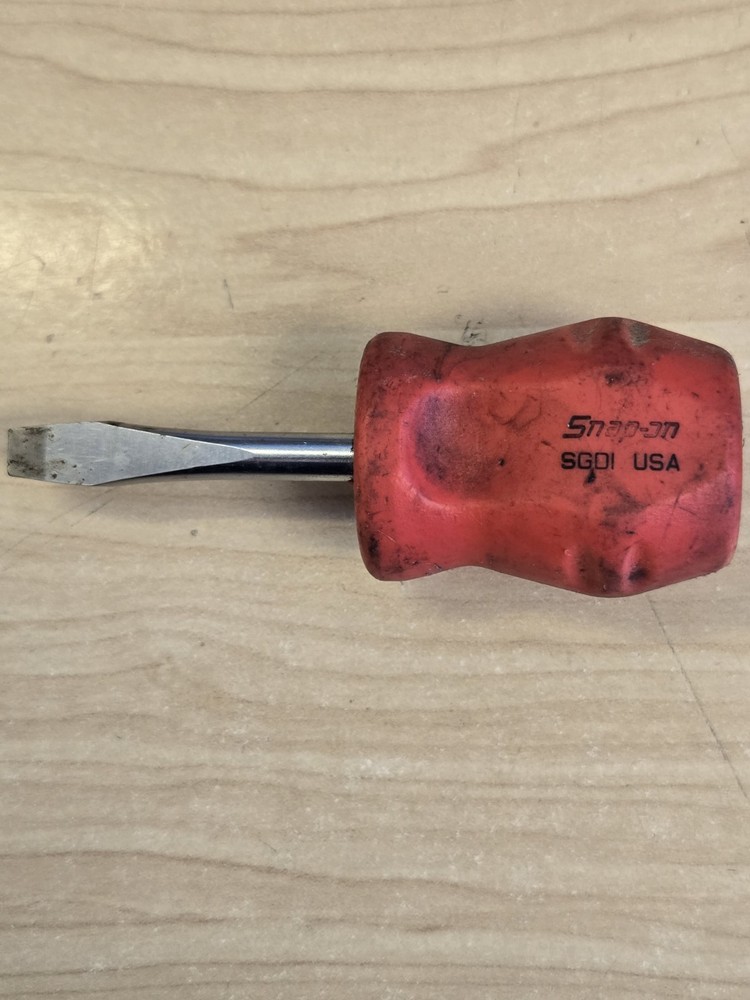 Snap on Tools SGDI 3.75" Length Stubby Slotted Flathead Screwdriver Red