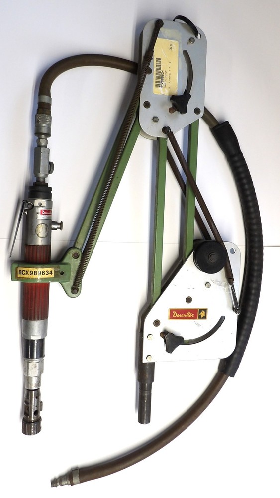 Desoutter Pneumatic Reversible Tapping Machine with Cantilever Arm