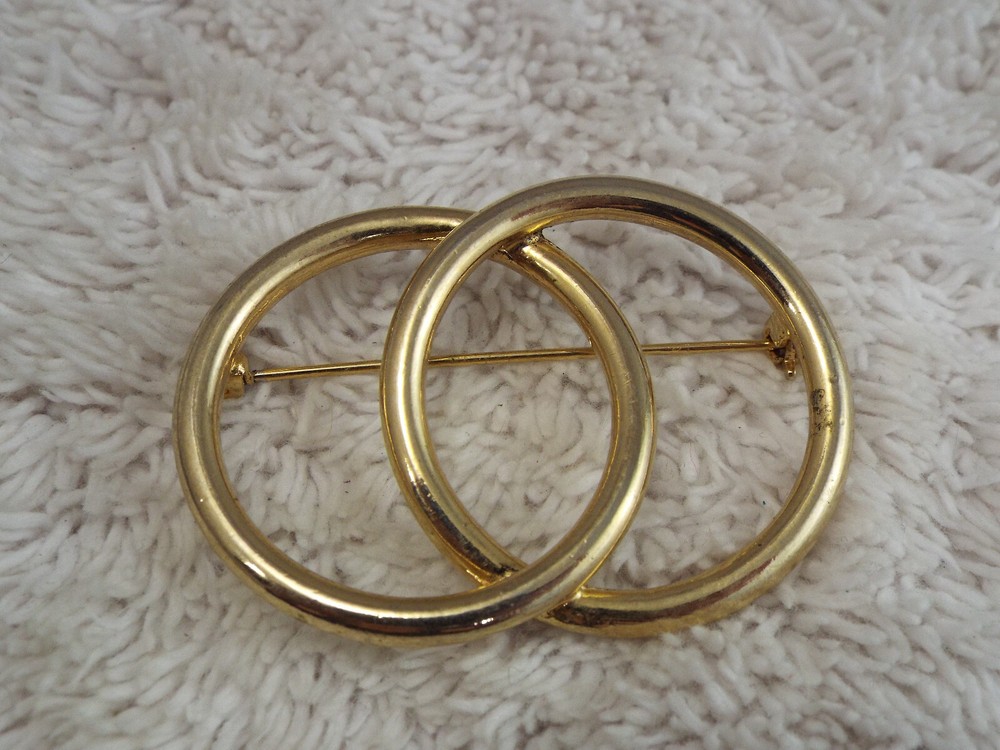 Goldtone Double Circle Pin (G5)