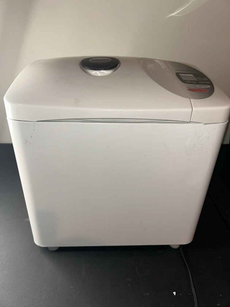 Panasonic SD-YD200 Automatic Bread Maker 2 Lb Loaf Yeast Dispenser