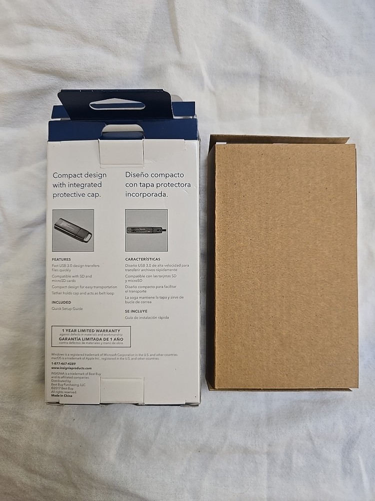 Insignia- USB 3.0 Memory Card Reader - NS-DCR30S2K