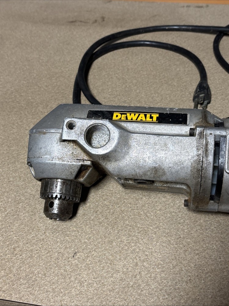 Dewalt Dw124 corded right angle drill!! FREE SHIPPING!! E3