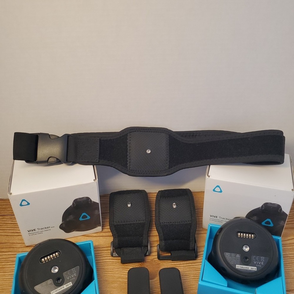 2x HTC Vive Tracker 2018 2.0 Full Body Tracking VRChat - Complete Dongle Straps