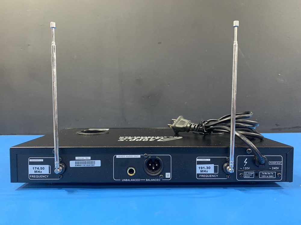 Audio 2000s AWR6112 Professional Wireless Microphone System