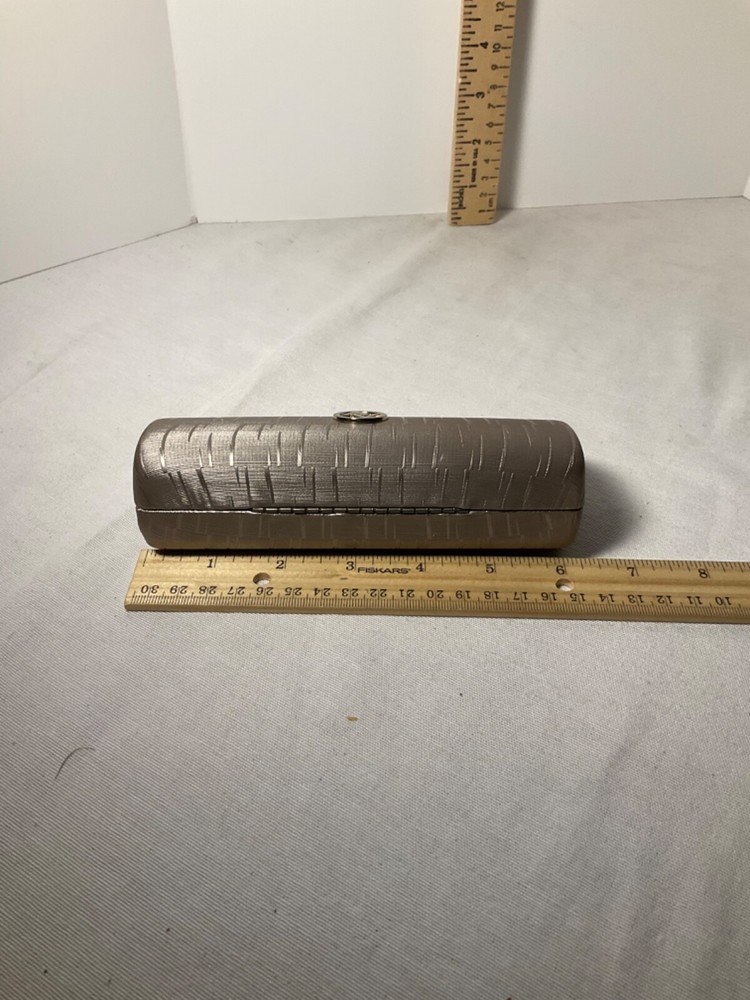 Adrienne Vittadini hardshell glasses case Hinged