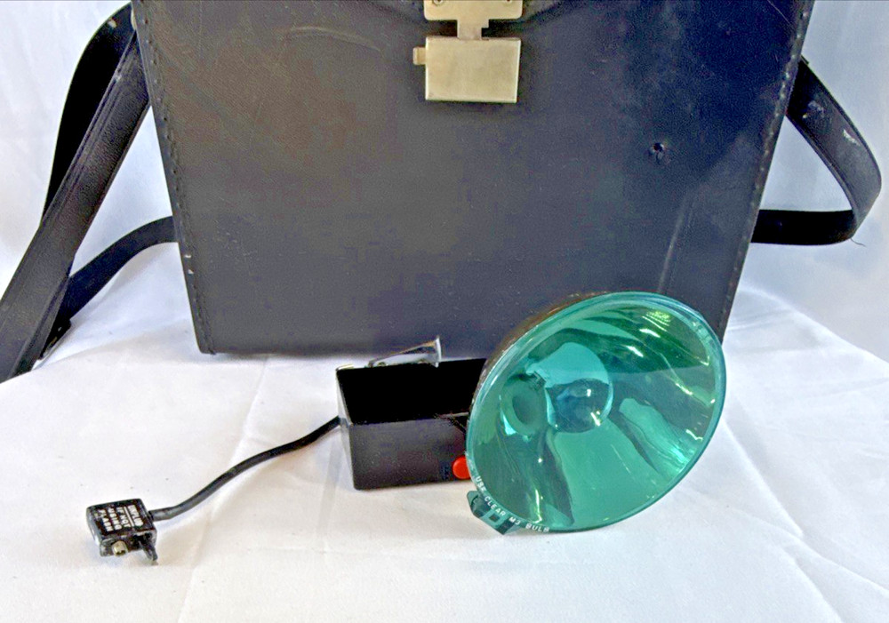 Vintage Polaroid Automatic 220 Land Camera with Case Manual Flash Untested