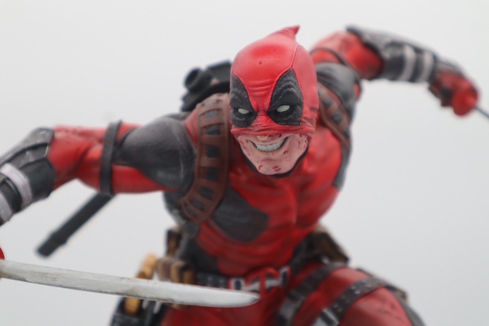 3D printed - resin - Deadpool Statue 1/6th scale