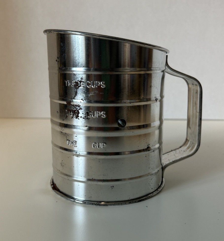 3 Cup Flour Sifter w/Wood Handle Kitchen Bakeware