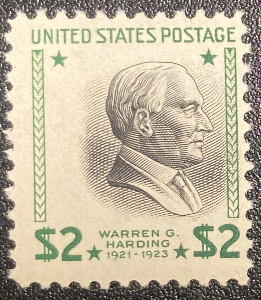 #833, Mint Never Hinged  $2 Harding with Large Vignette Shift