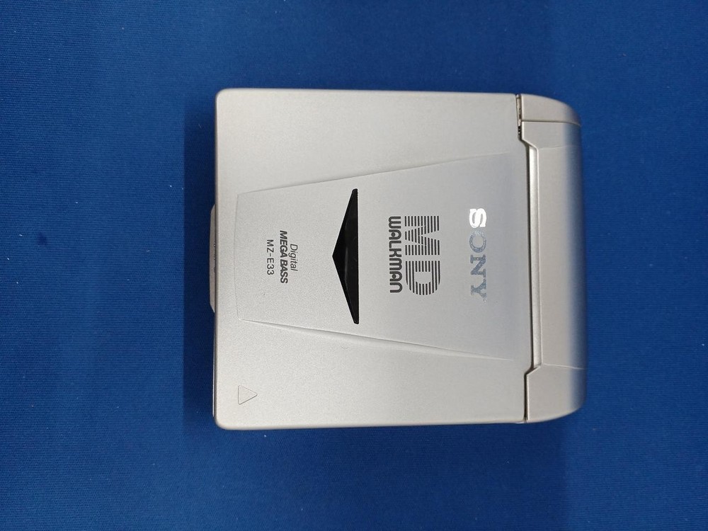 Sony MZ-E33 Portable MD Player Walkman w/Original Box