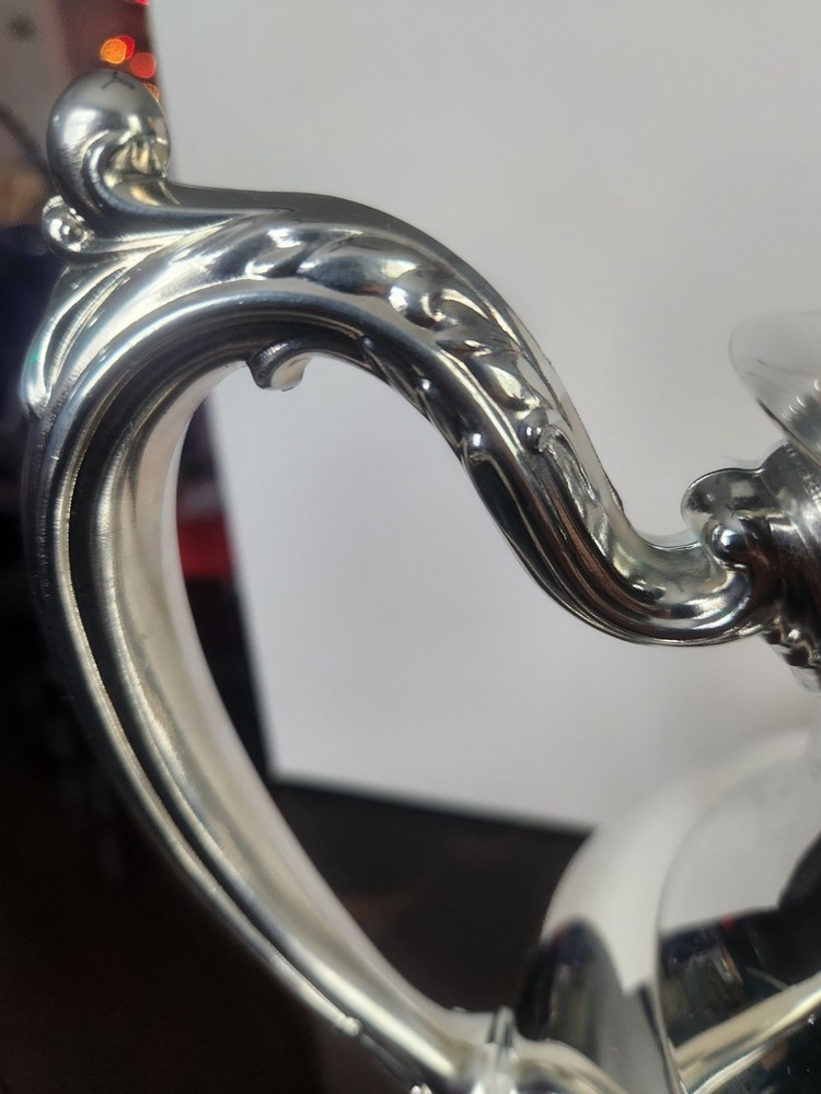 Oneida Georgian Scroll Silverplate Beverage Pitcher Classic Footed Design. USA