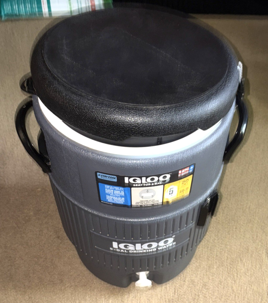 IGLOO Industrial 5 Gallon Drinking Water Cooler Jug With replaceable Spigot