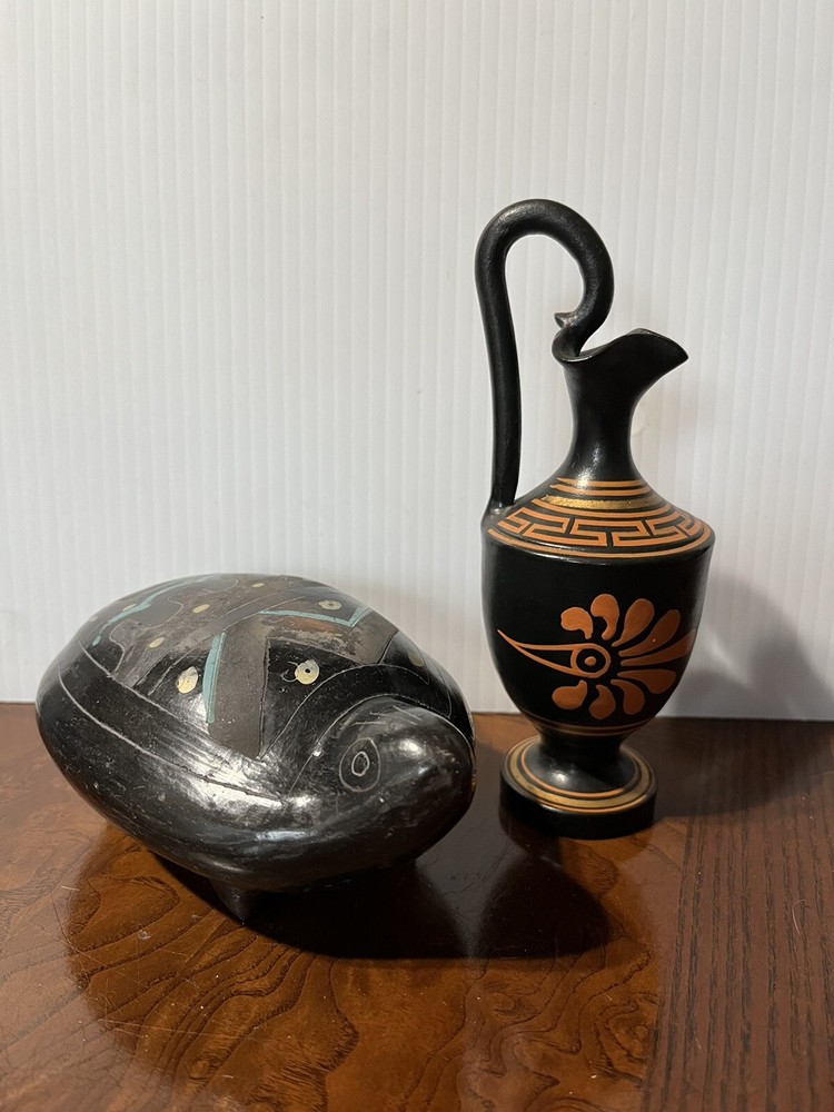 2 Aztec ceramic turtle and vase