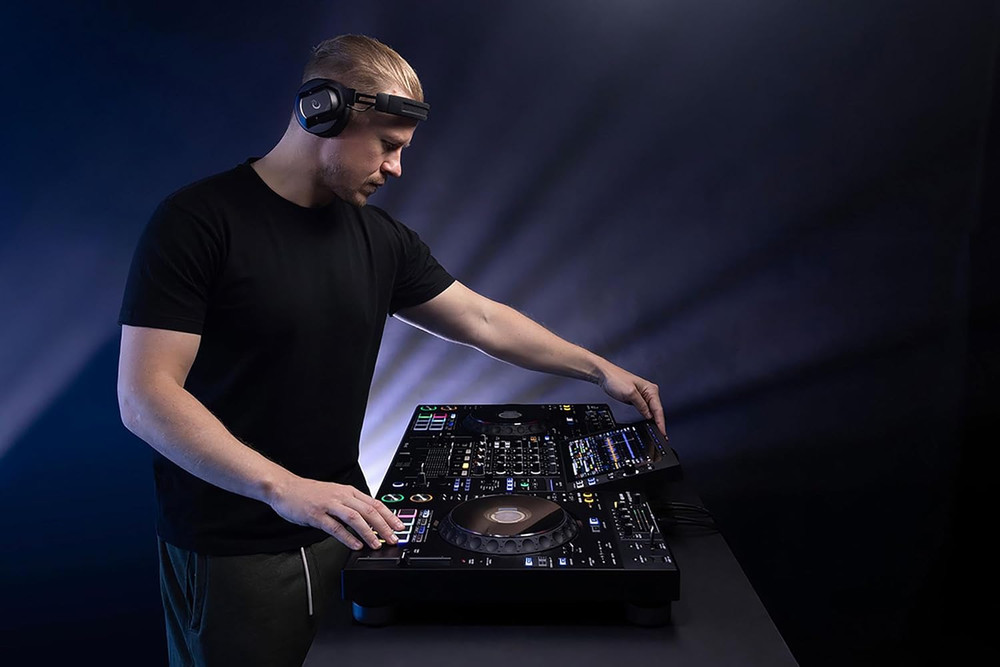 XDJ-AZ 4-Channel Digital DJ System