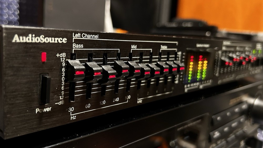 AUDIOSOURCE EQ EIGHT EQUALIZER
