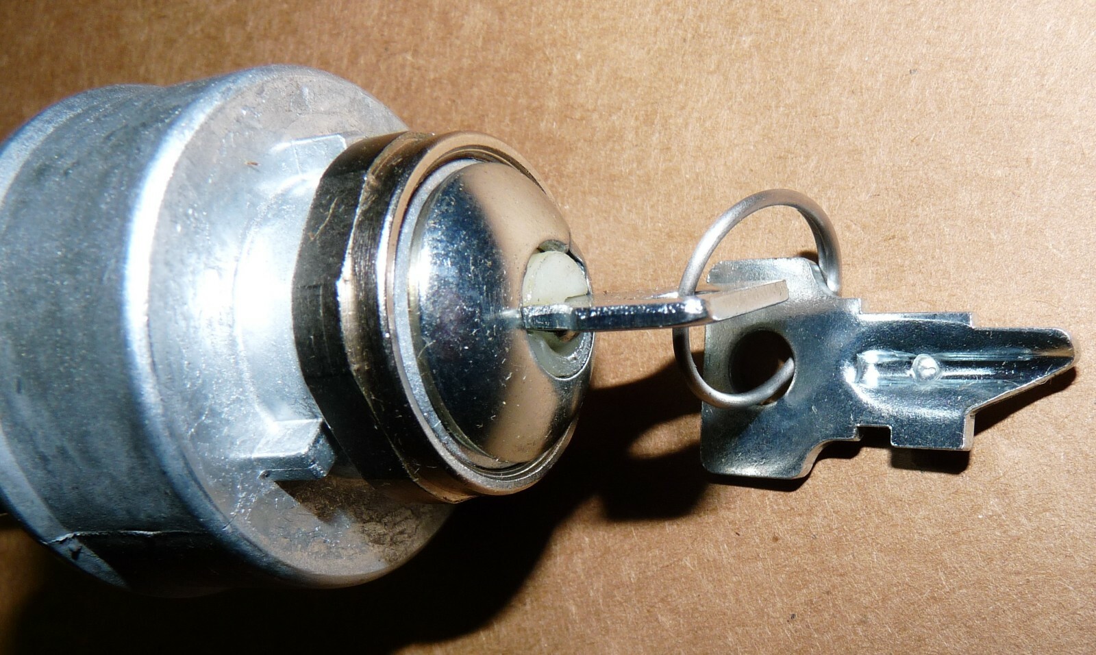 Oliver White OEM Key Switch 550 880 1650 1755 1855 1850 2255 2-105 Made in USA