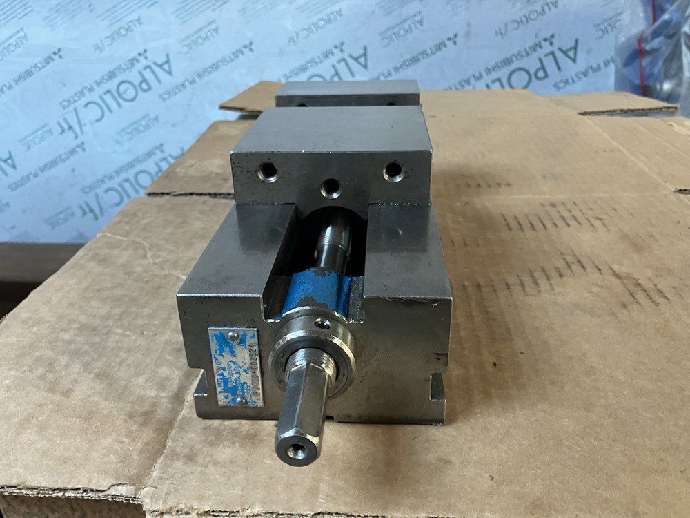 KURT 4" PULL-TYPE II CNC MACHINE VISE #PT400A