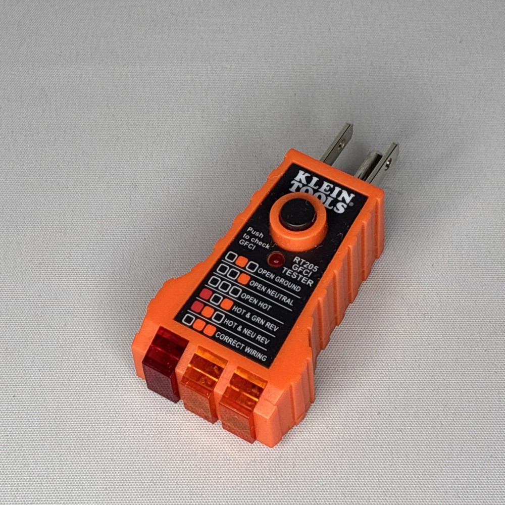 Klein Tools Outlet Tester Model RT105 Works