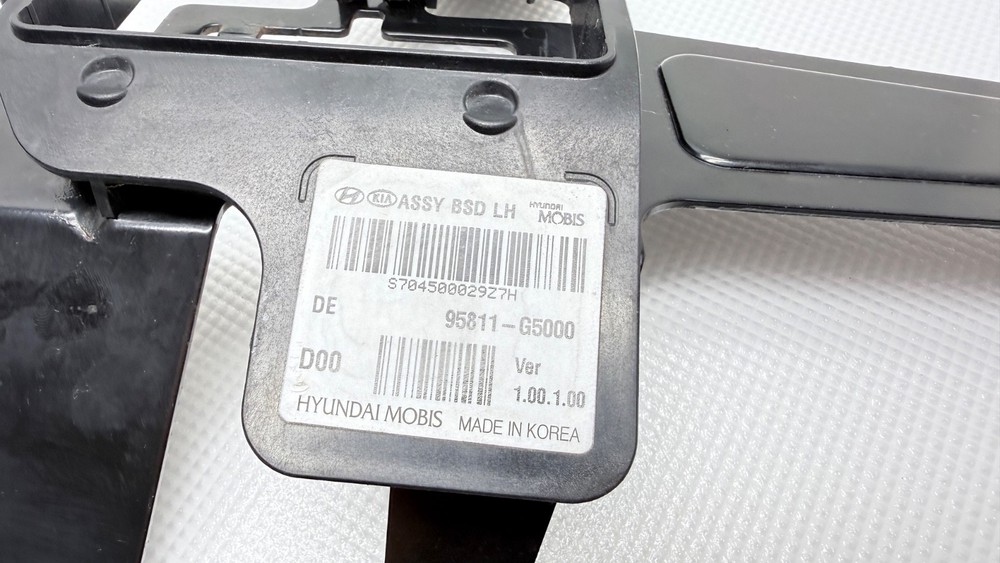 2019 - 2022 KIA NIRO REAR LEFT SIDE BLIND SPOT RADAR SENSOR MODULE BRACKET OEM