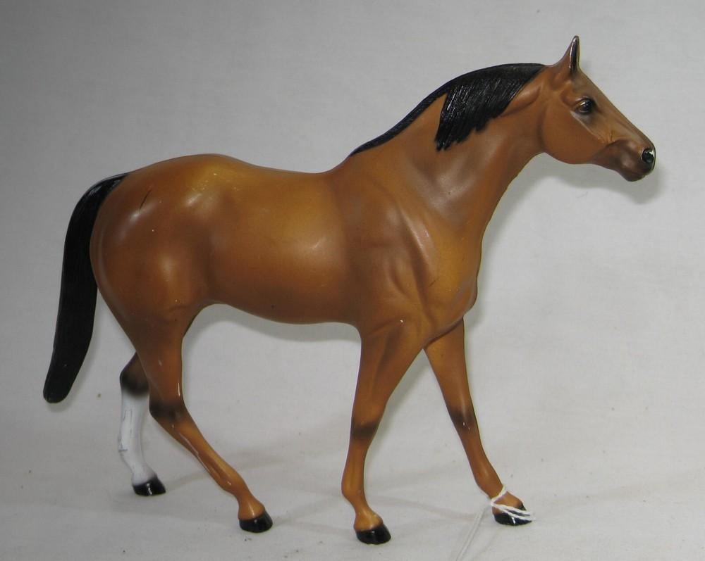 Hartland horse bay thoroughbred ISSUES