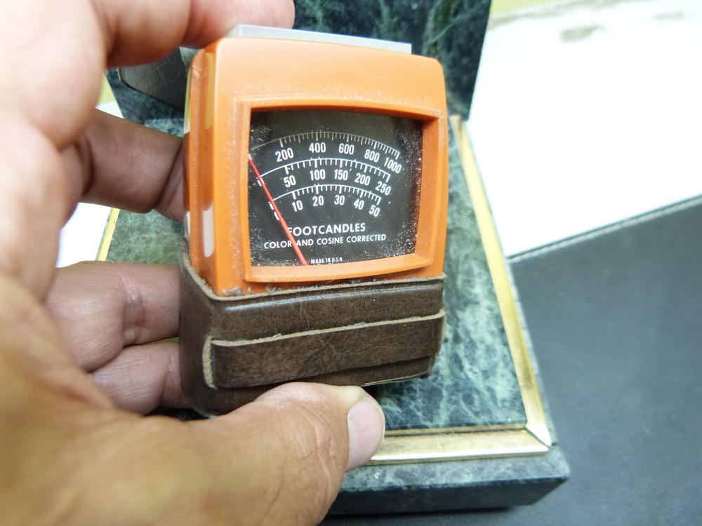 GENUINE FOOTCANDLES TYPE 214 LIGHT METER (2a)