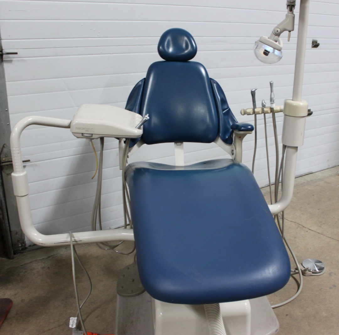 Adec Dental Patient Proma Exam Procedure Chair Unit & Light. Pls see the picture