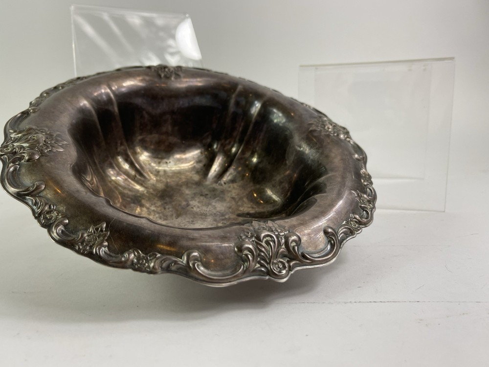 Compote Low Fruit Bowl Silver Plate 10" diameter Grapes Fruit Maker Unknown